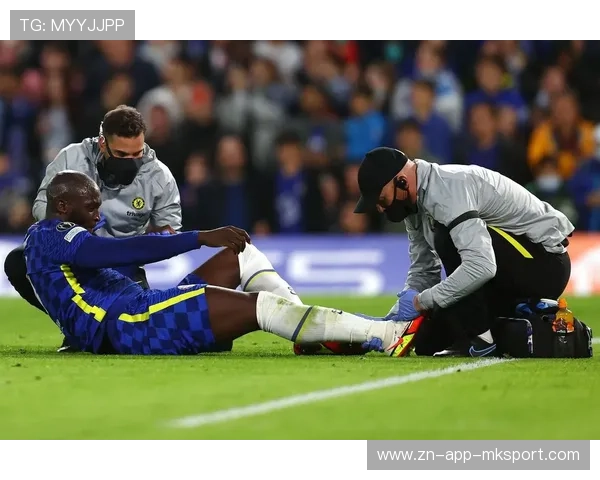 球员伤愈后首训画面走红重振人气